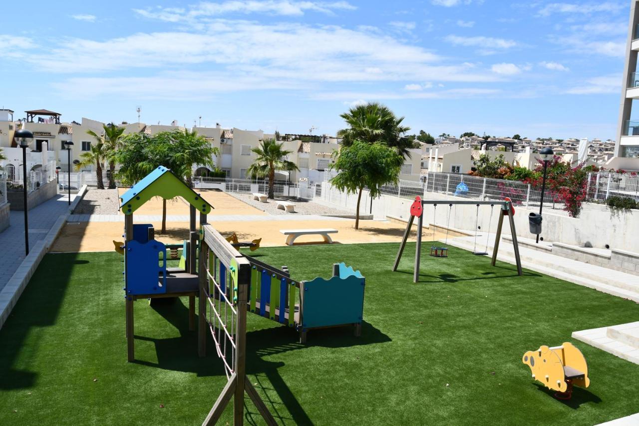 Luxurious Flat & Private Rooftop In Villamartin Orihuela Costa Dehesa de Campoamor  Dış mekan fotoğraf